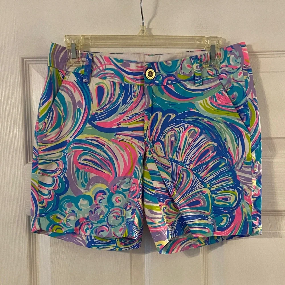 Lilly Pulitzer Swirl Print Shorts in Blue and Pink size 0 waist 30” inseam 7”